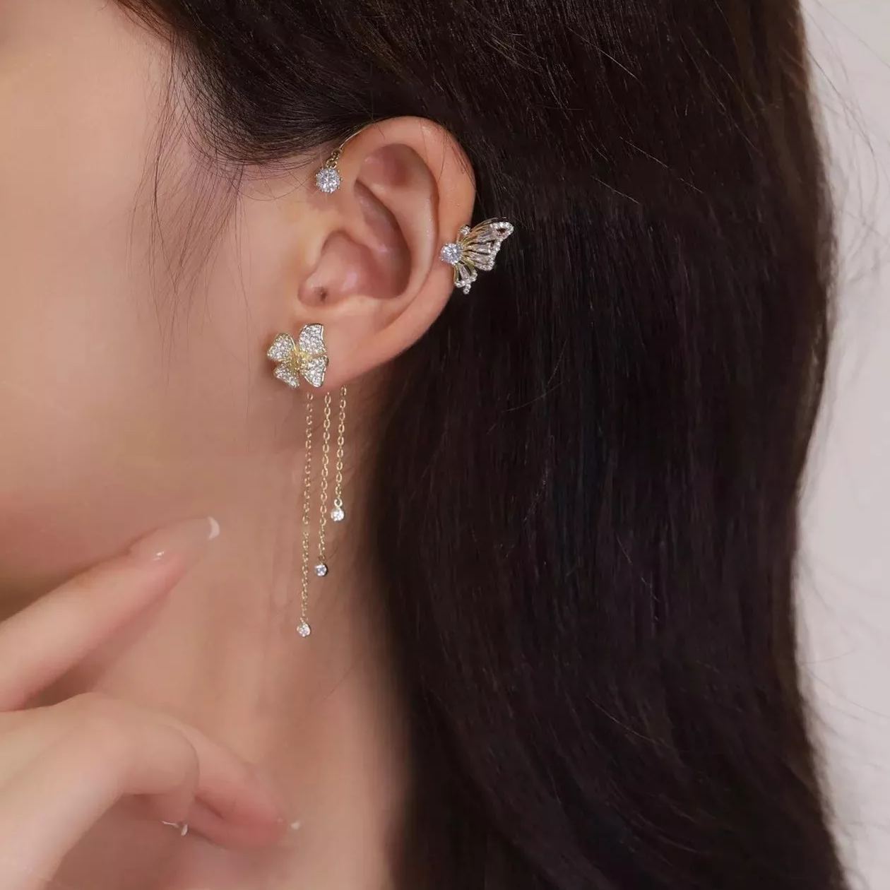 ✨🦋 Pendientes de circonita con mariposa💖